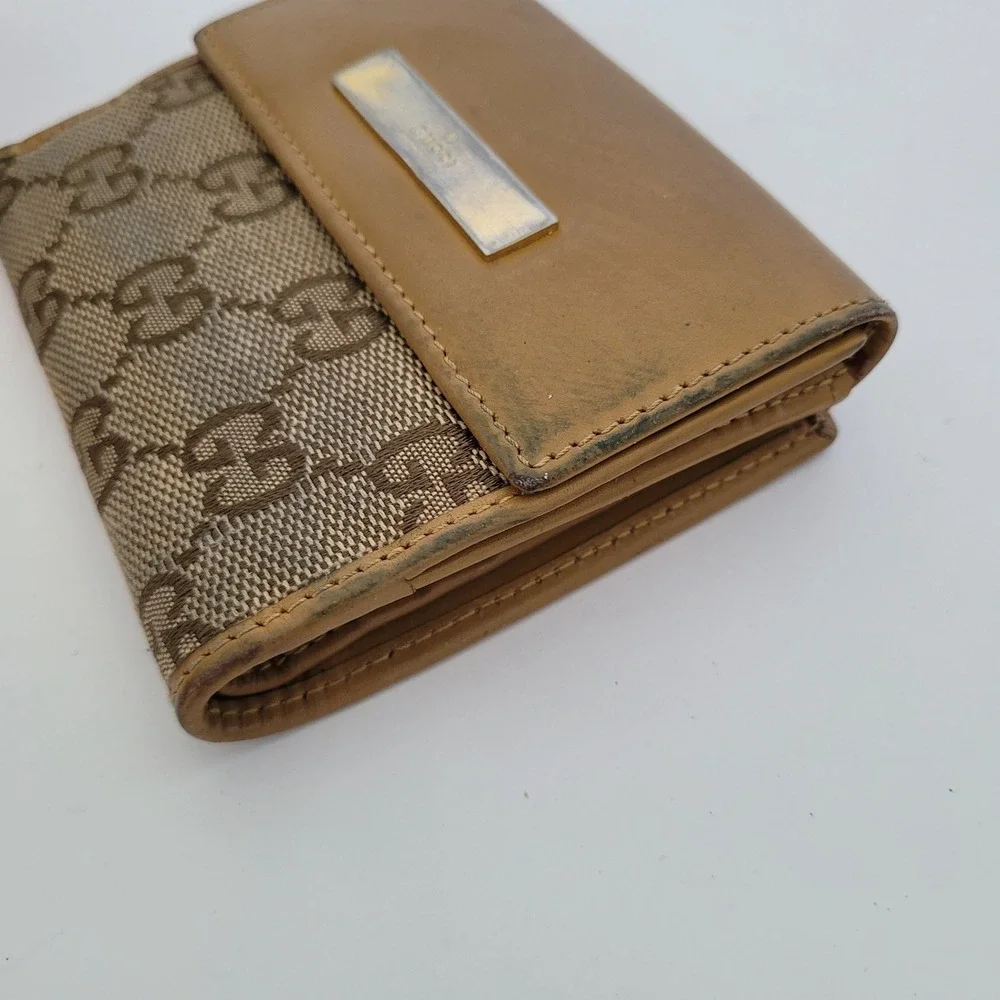 Gucci GG Canvas Bifold Compact Wallet Tan Leather Monogram 035-4463-2146 Vintage